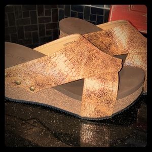 BOUTIQUE by CORKYS CLOGS